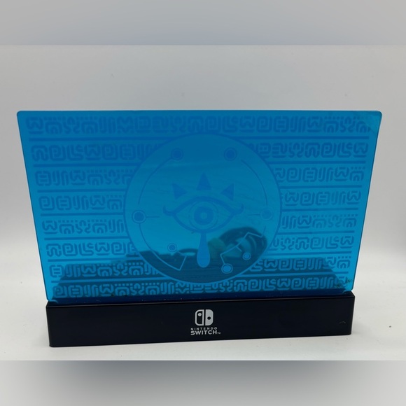 Nintendo Switch Zelda Light Up Dock Shield - Picture 1 of 3